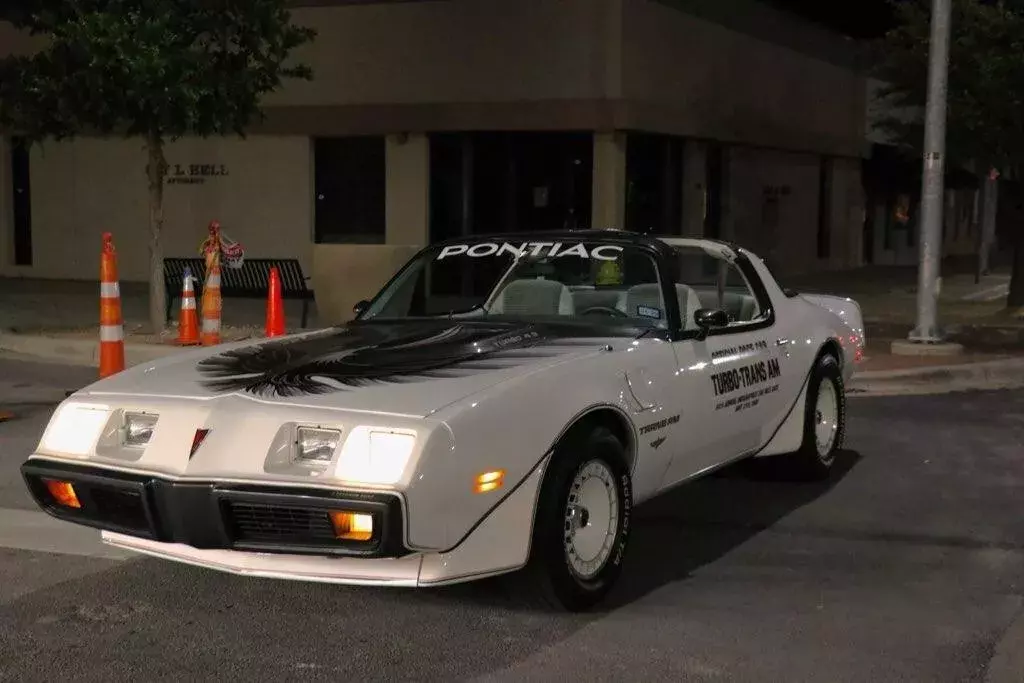 1980 Pontiac Firebird 4.9 Coupe White Trans am 1980 Pontiac Firebird Trans am