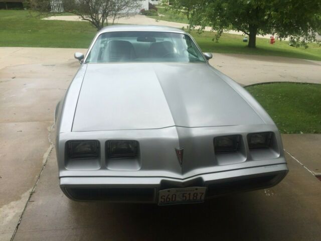 1980 Pontiac Firebird Esprit - photo 2