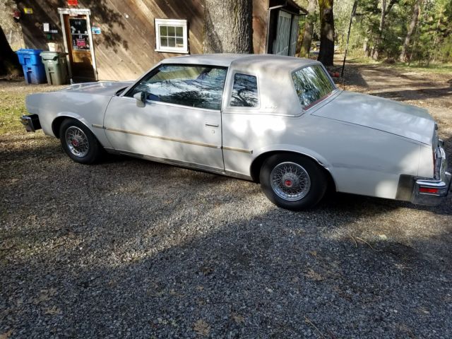 1980 Pontiac Grand Prix LJ Coupe 2-Door - photo 2