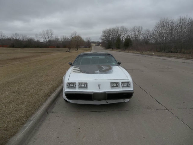 1980 Pontiac Trans Am Official Pace Car with T-Tops - photo 3