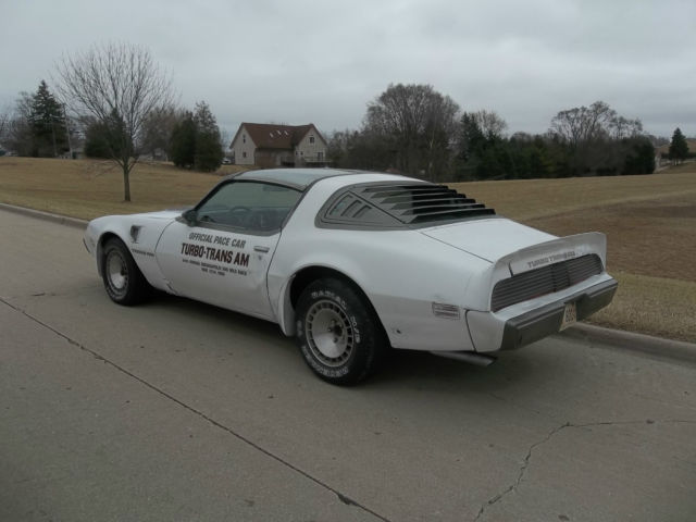 1980 Pontiac Trans Am Official Pace Car with T-Tops - photo 7
