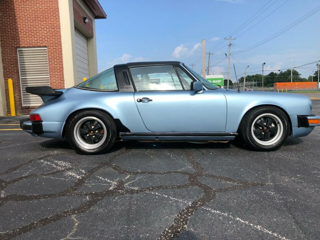 1980 Porsche 911 2 door