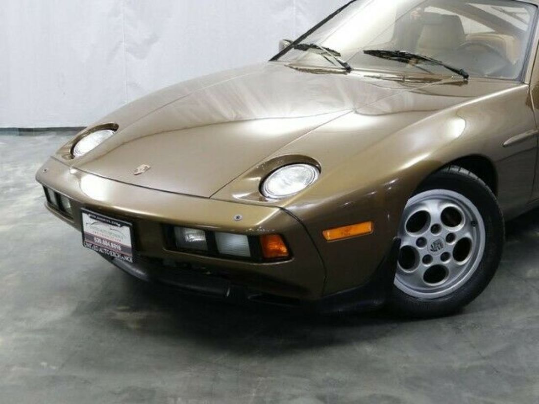 1980 Porsche 928 Manual Transmission / RWD - photo 2