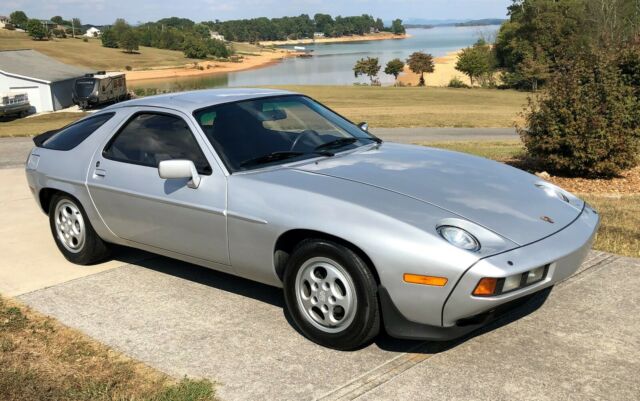 1980 Porsche 928 very nice 1 Owner 5 Spd car Lots of Service Records 1980 Porsche 928