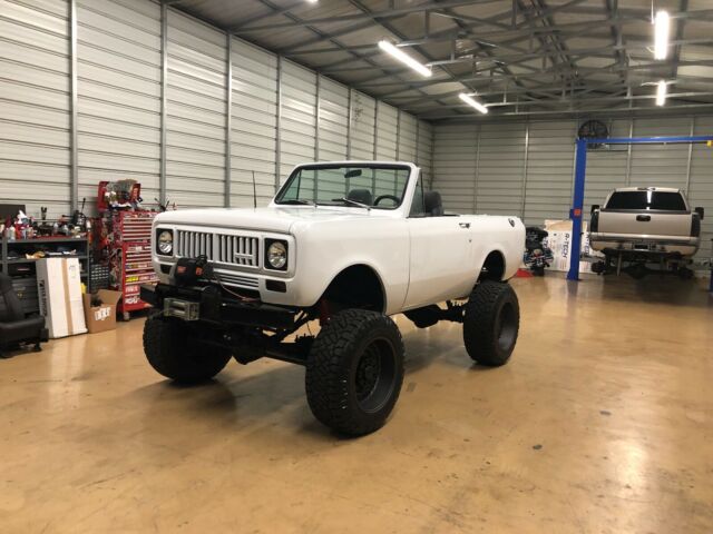 1980 Scout II Restomod Frame Off Restoration 350 Motor 350 trans with A/C 1980 International Harvester Scout