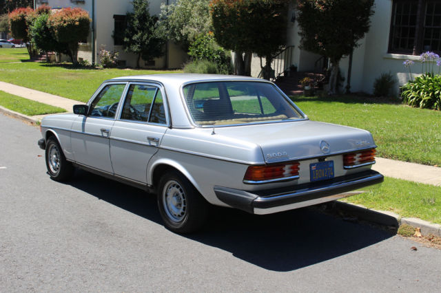 1980 Mercedes-Benz 300-Series - photo 3