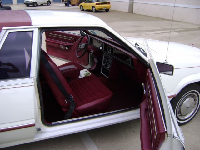 1980 Ford Thunderbird Burgundy - photo 6