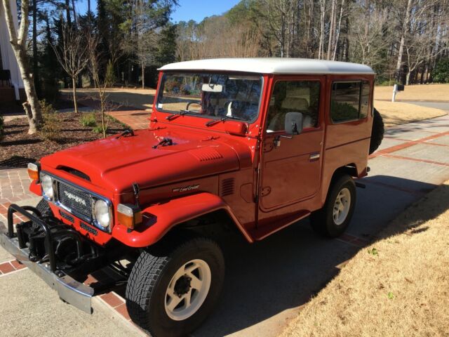 1980 Toyota Land Cruiser Red