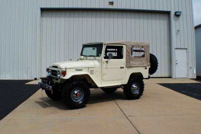 1980 Toyota Land Cruiser FJ40 LAND CRUISER 2F 4.2L I6 130HP 4-SPEED Manual 4X4 1980 Toyota Land Cruiser FJ40 LAND CRUISER 2F 4.2L I6 130HP 4-SPEED