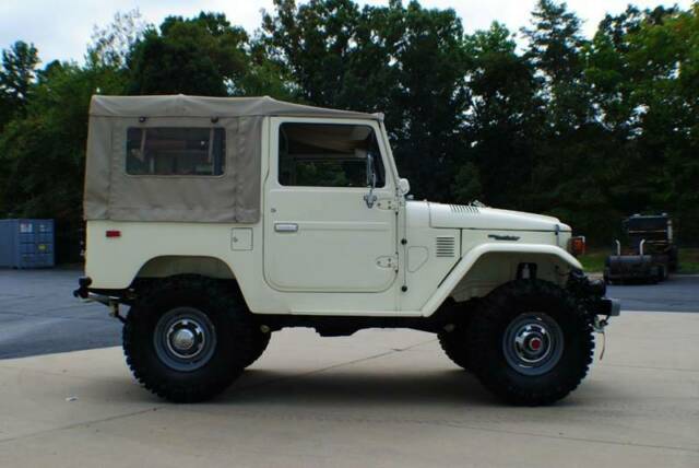 1980 Toyota Land Cruiser FJ40 LAND CRUISER 2F 4.2L I6 130HP 4-SPEED - photo 9