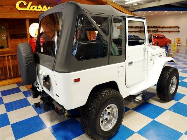 1980 Toyota Land Cruiser 4.2L / 4 Speed Manual / 4X4 - photo 11