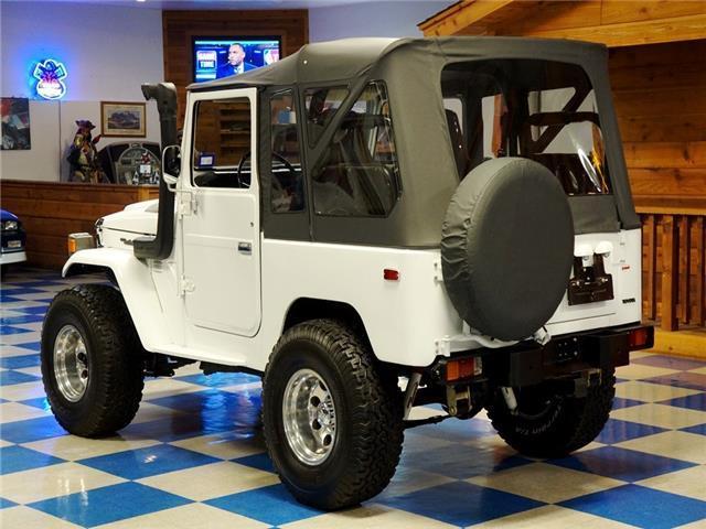 1980 Toyota Land Cruiser 4.2L / 4 Speed Manual / 4X4 - photo 4
