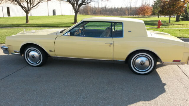 1980 Buick Riviera - photo 2