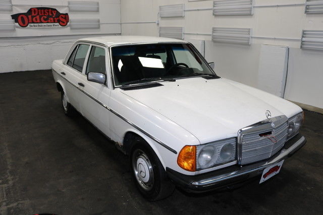 1980 White 2.3L Inline 4 cyl 4 spd auto Body Inter Fair! 1980 Mercedes-Benz 300-Series 2.3L Inline 4 cyl 4 spd auto Body Inter Fair