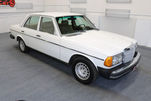 1980 Mercedes-Benz 300-Series Runs Drives Body Int 5cyl turbo diesel - photo 10