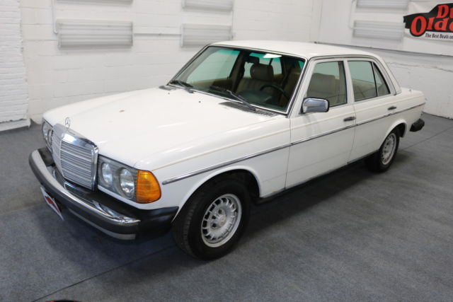 1980 Mercedes-Benz 300-Series Runs Drives Body Int 5cyl turbo diesel - photo 5