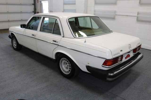 1980 Mercedes-Benz 300-Series Runs Drives Body Int 5cyl turbo diesel - photo 6