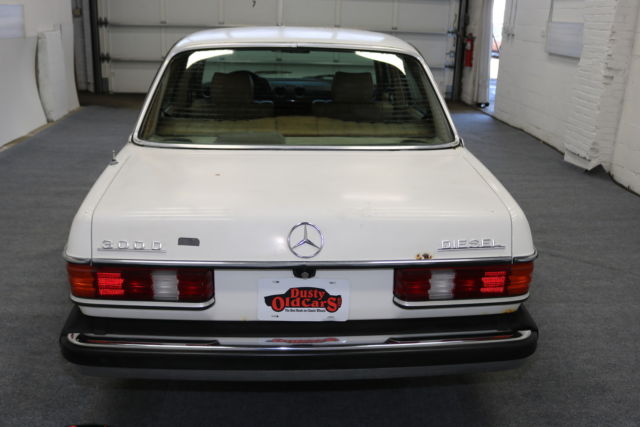 1980 Mercedes-Benz 300-Series Runs Drives Body Int 5cyl turbo diesel - photo 8