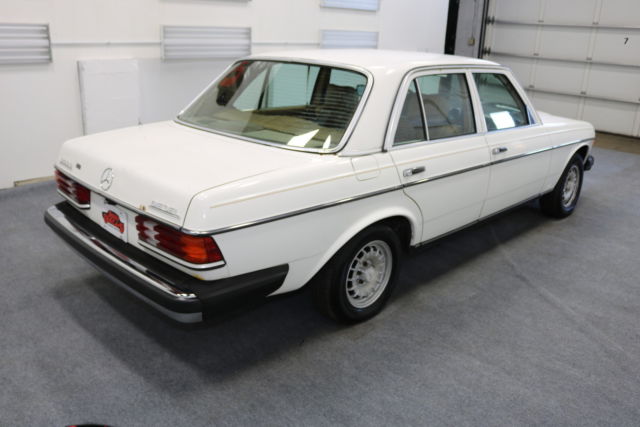 1980 Mercedes-Benz 300-Series Runs Drives Body Int 5cyl turbo diesel - photo 9