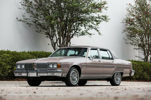 1984 Oldsmobile Ninety-Eight Regency - photo 2