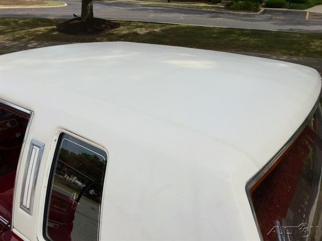 1981 Lincoln Town Car 2-Door Sedan - photo 6