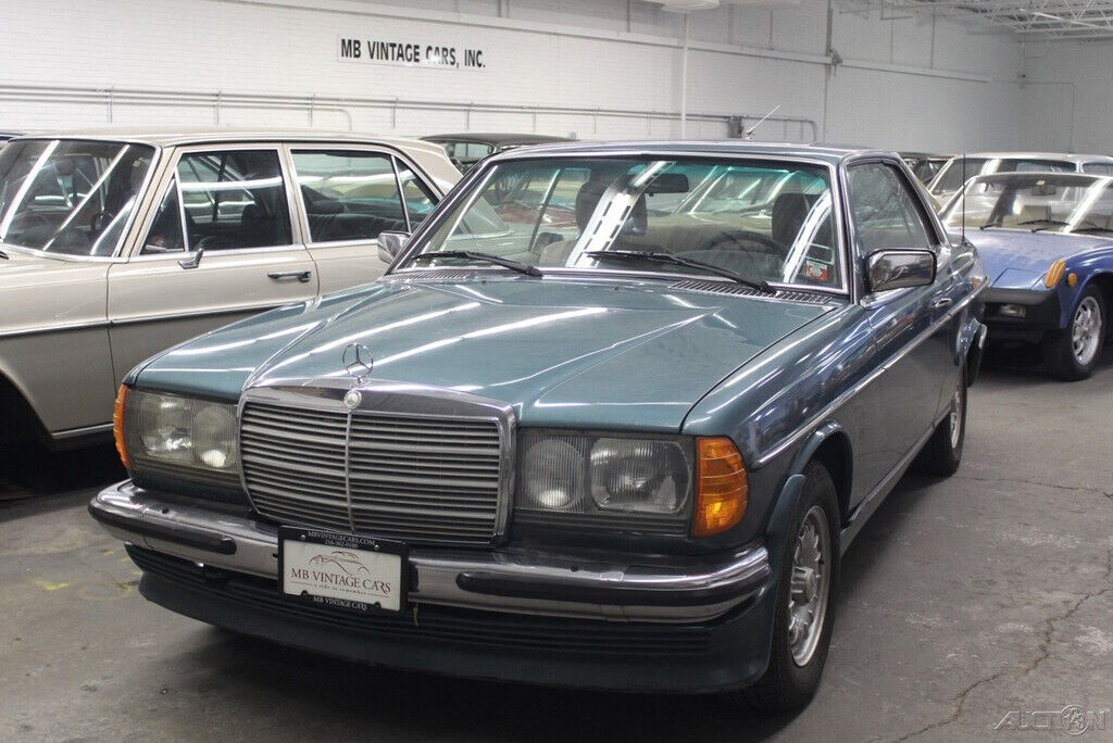 1981 280 CE Sunroof Coupe, EURO Manual Gearbox! 1981 Mercedes-Benz 200-Series 280 CE Sunroof coupe