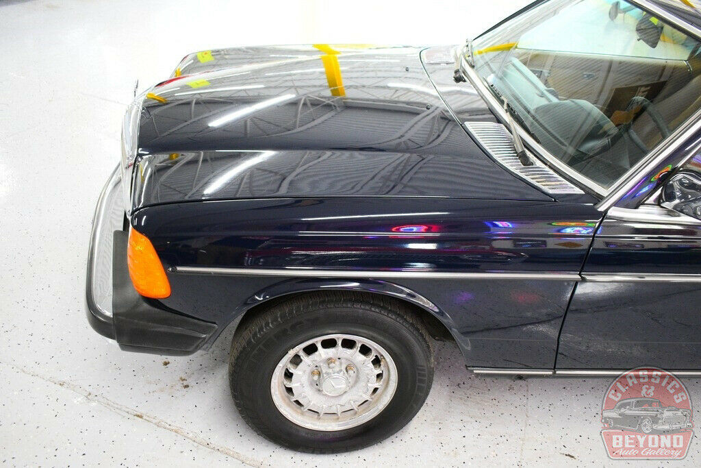 1981 Mercedes-Benz 200-Series 280 CE - photo 11