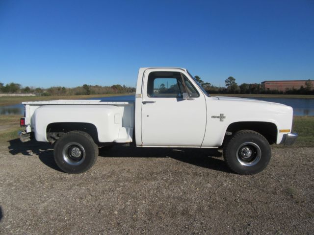 1981 81 CHEVROLET CHEVY 4X4 SHORT WHEEL BASE STEP SIDE C20 TRUCK 1981 Chevrolet C/K Pickup 1500 CHEYENNE
