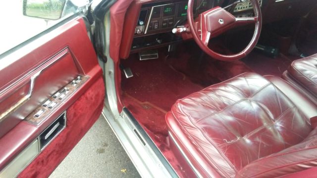 1981 Chrysler Imperial - photo 4