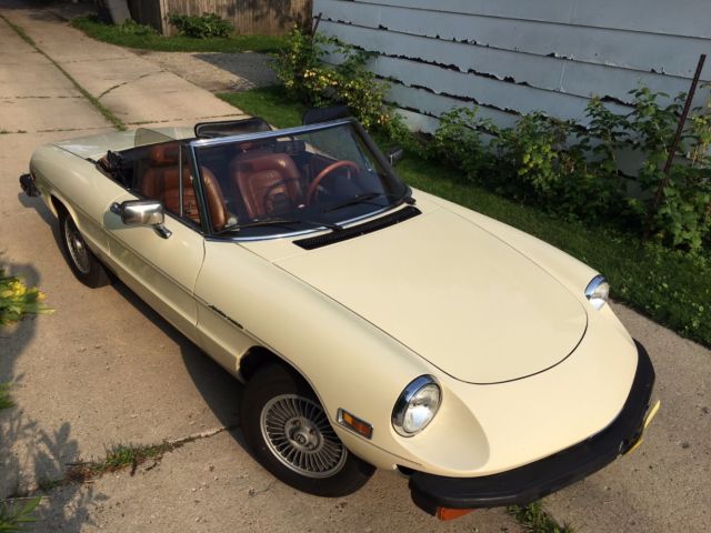 1981 Alfa Romeo Spider Veloce Convertible 2-Door - photo 2