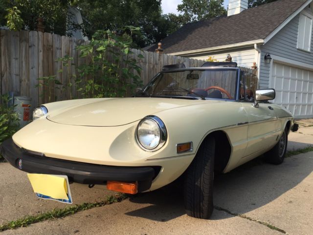 1981 Alfa Romeo Spider Veloce Convertible 2-Door - photo 3