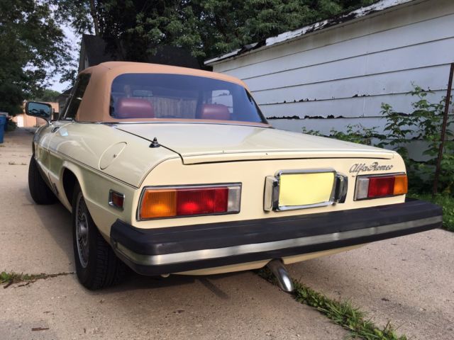 1981 Alfa Romeo Spider Veloce Convertible 2-Door - photo 4