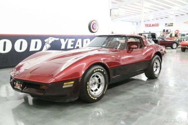 1981 Chevrolet Corvette Base 2dr Coupe - photo 2