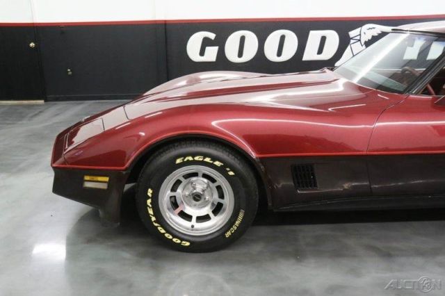1981 Chevrolet Corvette Base 2dr Coupe - photo 3