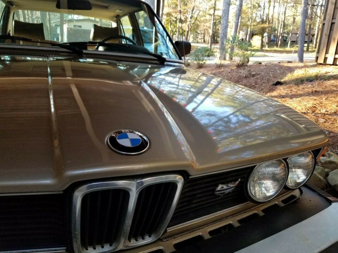1981 BMW 5281 (E12) 1981 BMW 5-Series