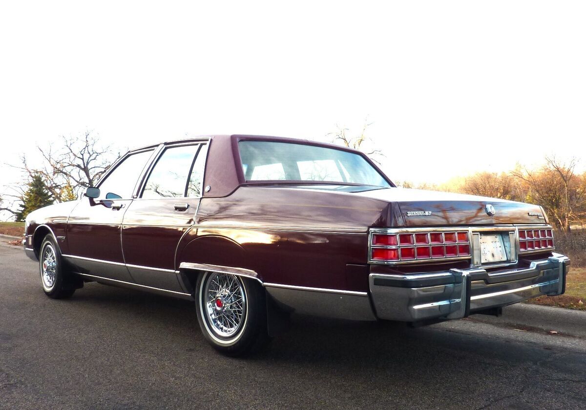 1981 Pontiac Bonneville BROUGHAM - photo 3