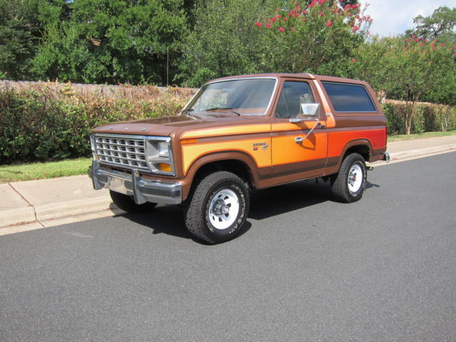 1981 Bronco Trailer Special pkg with rare Chromatic Tape stripe and factory CB 1981 Ford Bronco Trailer Special with Chromatic (Reflective) stripe