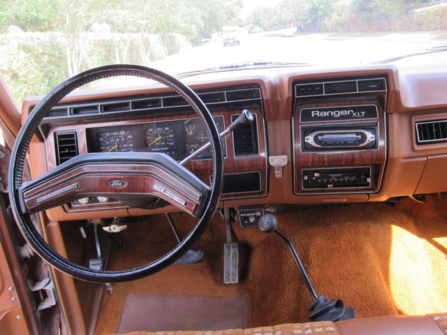 1981 Ford Bronco Trailer Special with Chromatic (Reflective) stripe - photo 12