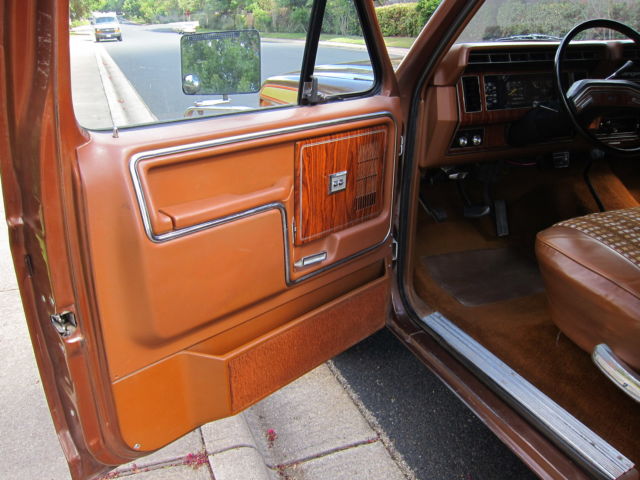 1981 Ford Bronco Trailer Special with Chromatic (Reflective) stripe - photo 8