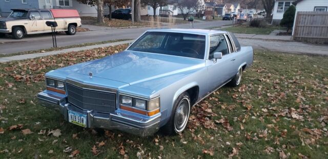 1981 Cadillac DeVille - photo 2