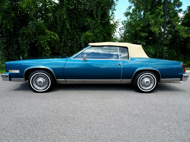 1981 Cadillac Eldorado Custom Cabriolet - photo 2