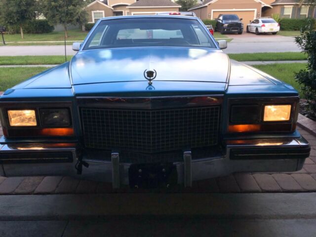 1981 Cadillac Fleetwood 2Dr - photo 2