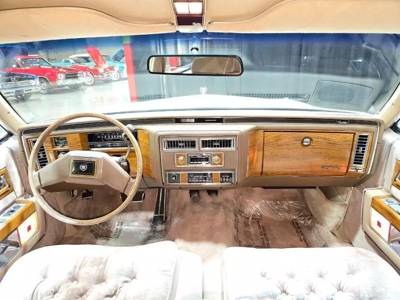 1981 Cadillac Fleetwood Fleetwood Brougham D'Elegance - photo 11