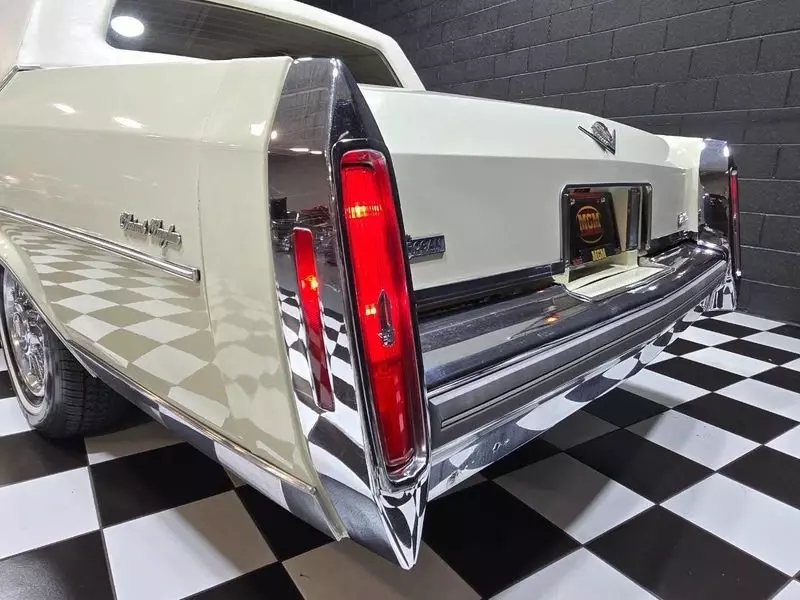 1981 Cadillac Fleetwood Fleetwood Brougham D'Elegance - photo 3