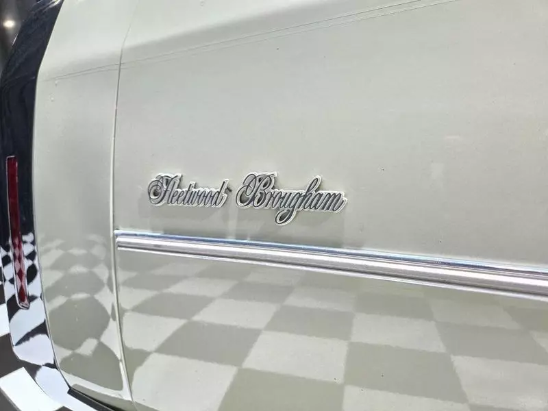 1981 Cadillac Fleetwood Fleetwood Brougham D'Elegance - photo 5