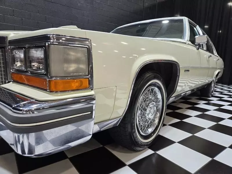 1981 Cadillac Fleetwood Fleetwood Brougham D'Elegance - photo 8