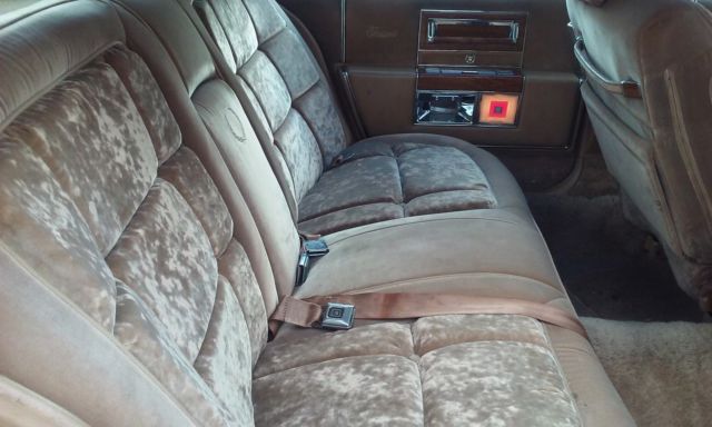 1981 Cadillac Fleetwood Brougham d'Elegance Sedan 4-Door - photo 10