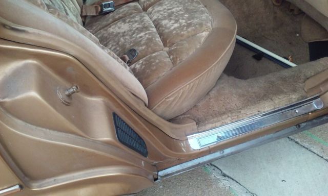 1981 Cadillac Fleetwood Brougham d'Elegance Sedan 4-Door - photo 11