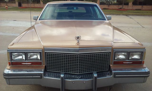 1981 Cadillac Fleetwood Brougham d'Elegance Sedan 4-Door - photo 4
