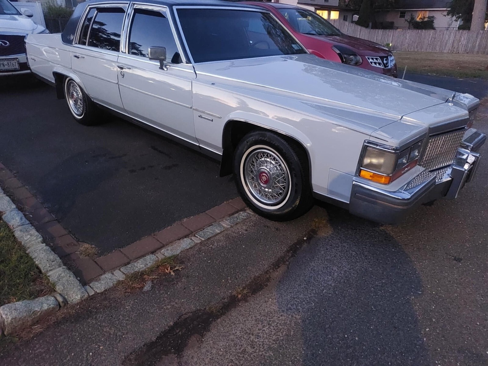 1981 Cadillac Fleetwood BROUGHAM - photo 2